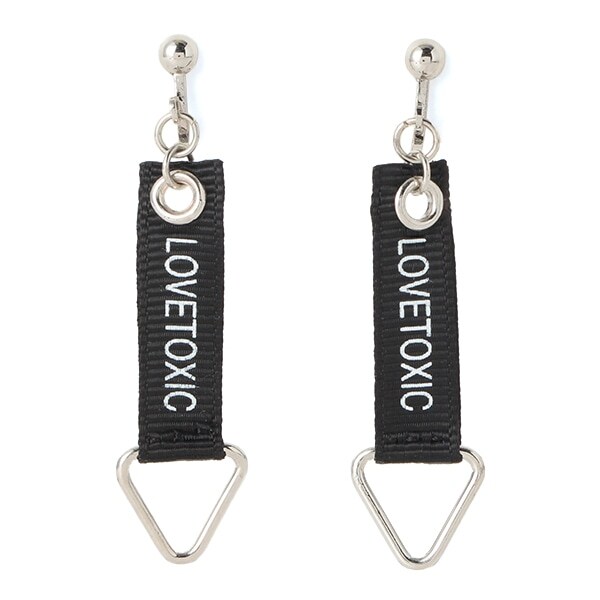 ロゴテープ＆トライアングルパーツイヤリング