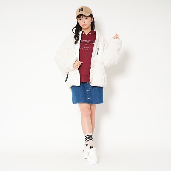 ロゴテープチャームつきボアブルゾン