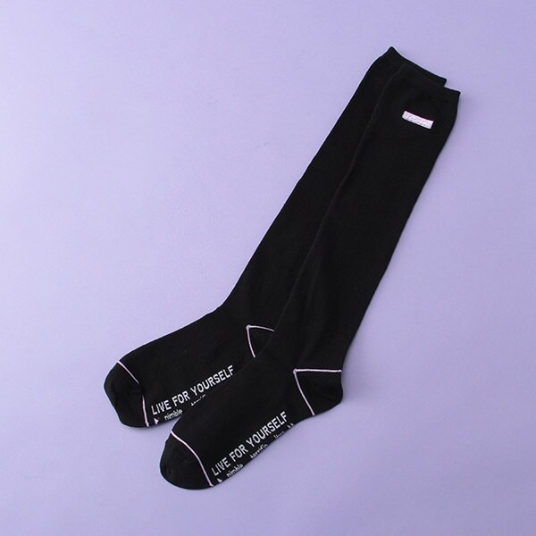 ボックス刺しゅうハイソックス