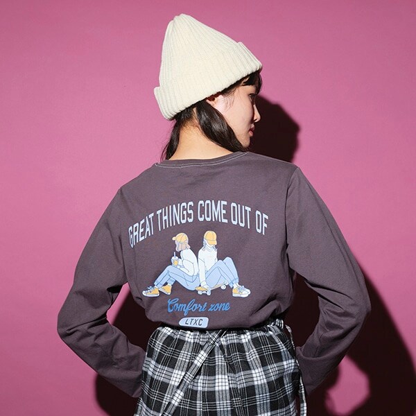 バックカレッジイラスト長袖Tシャツ