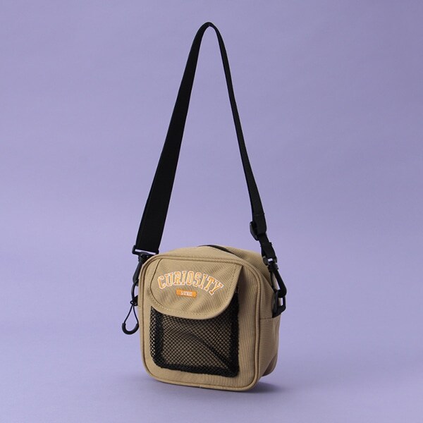 カレッジ刺しゅうスクエアショルダー