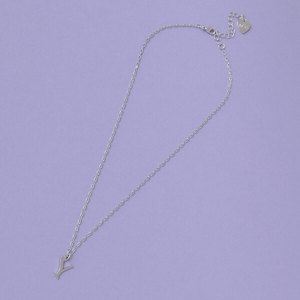 イニシャルネックレス