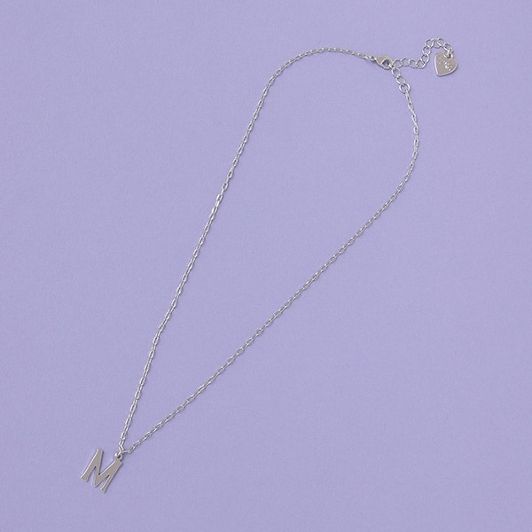 イニシャルネックレス