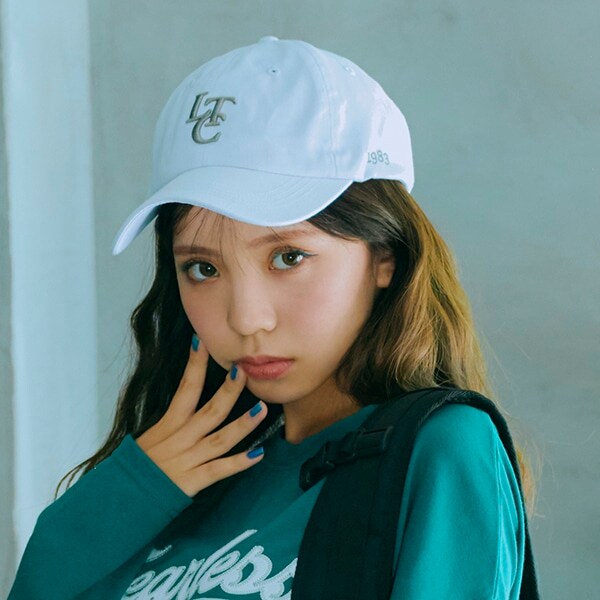 立体ロゴローキャップ