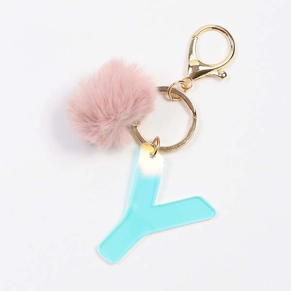 ポンポンつきイニシャルチャーム