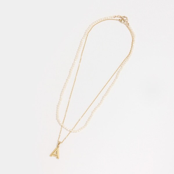 パールつきイニシャルネックレス