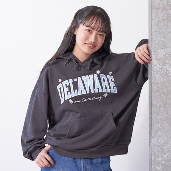 フラワー刺しゅうパーカ