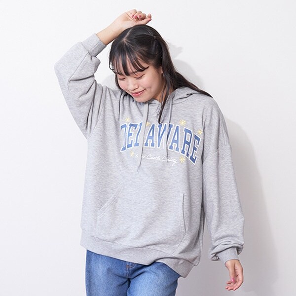 フラワー刺しゅうパーカ