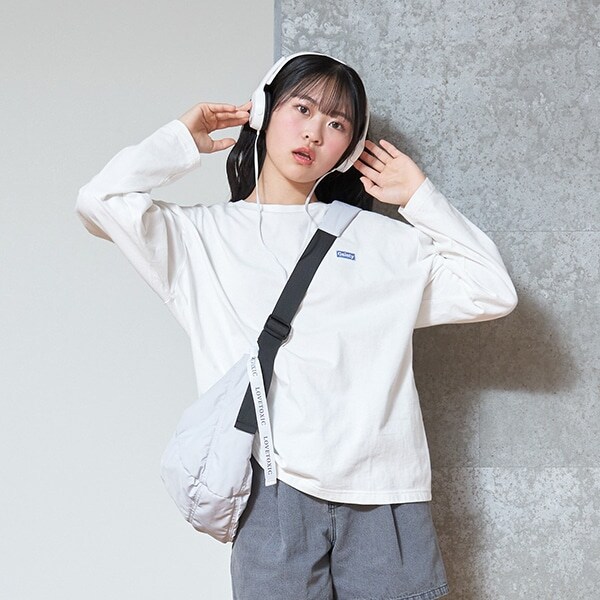 【コットン100%】ルーズバックロゴ長袖Tシャツ