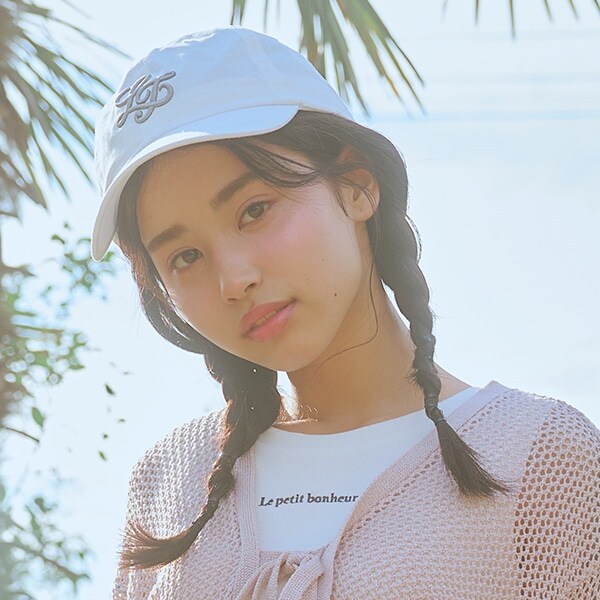 立体ロゴローキャップ