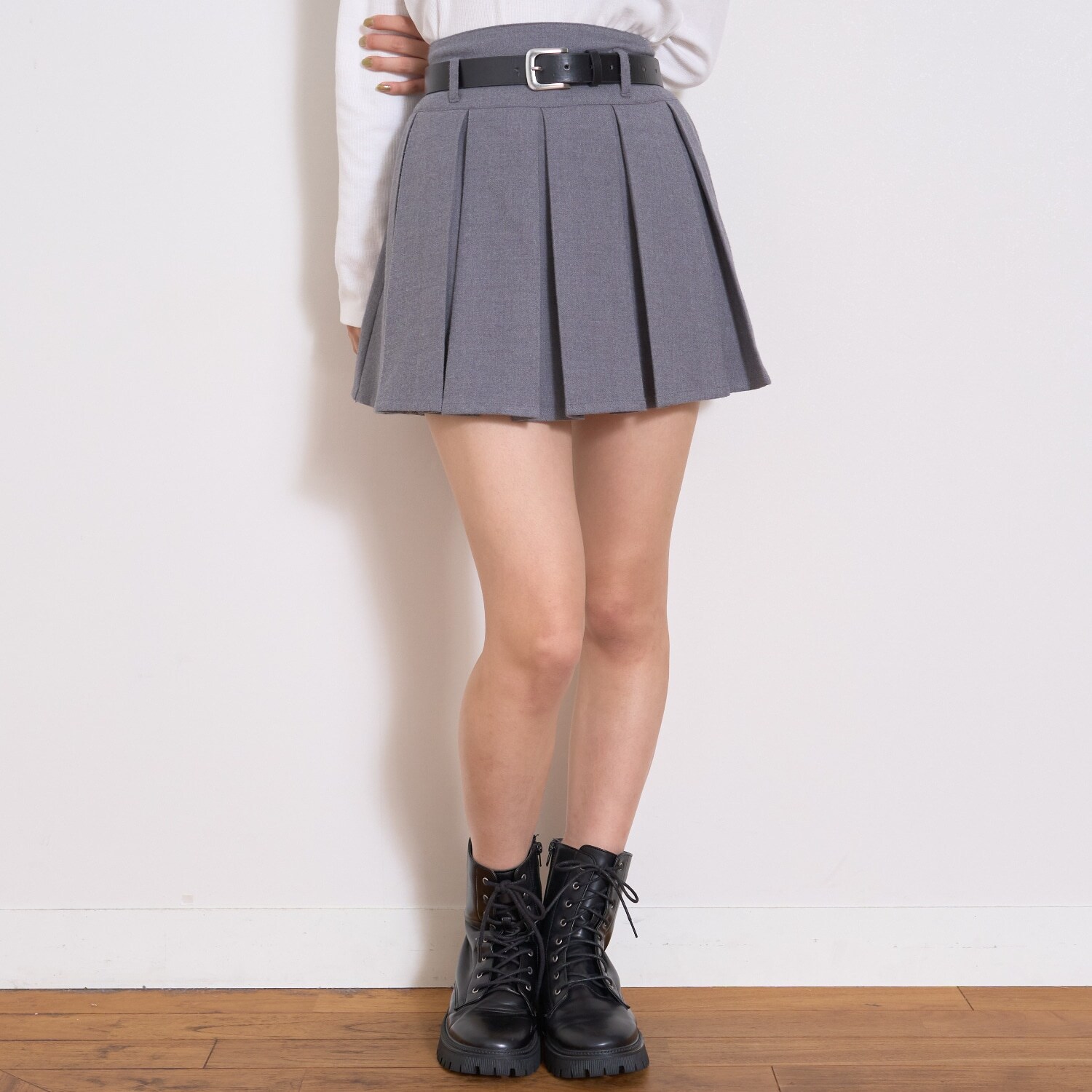 【起毛】ベルトつきプリーツスカート