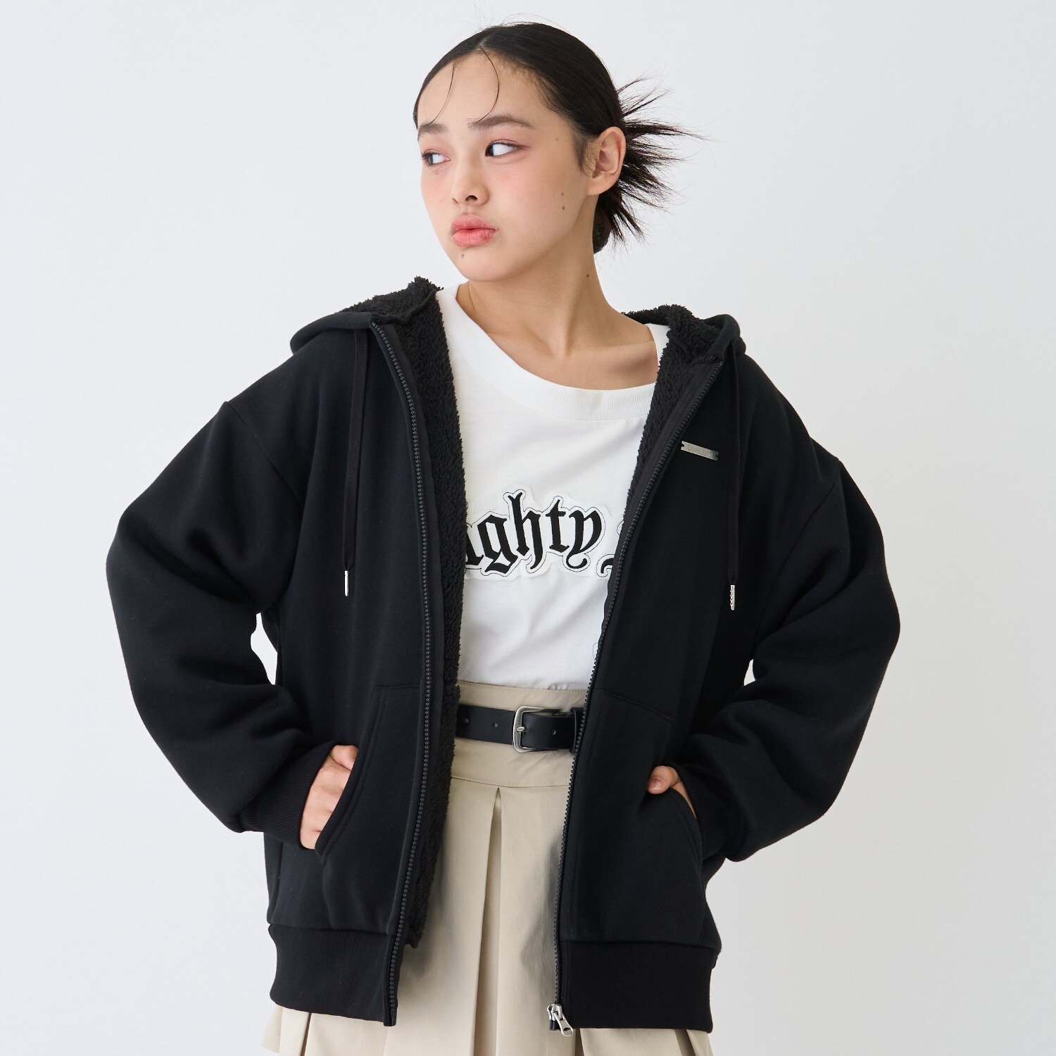 裏ボアジップパーカ