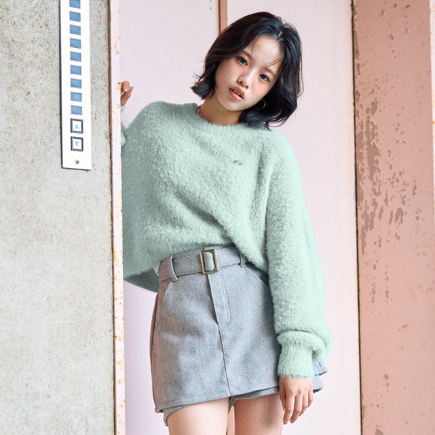 インナーつきシャギークロップドニット