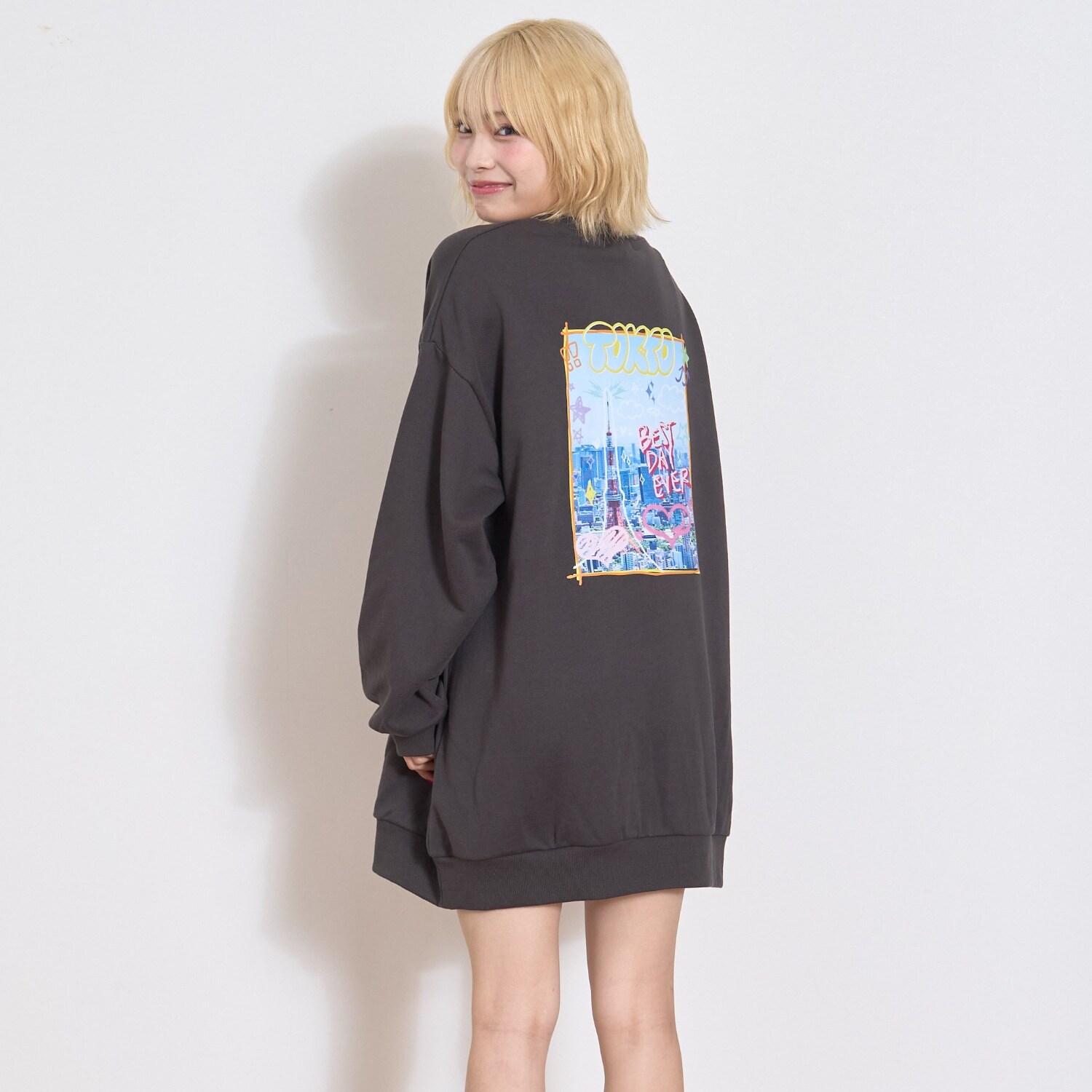 フォトバックプリントプルワンピース