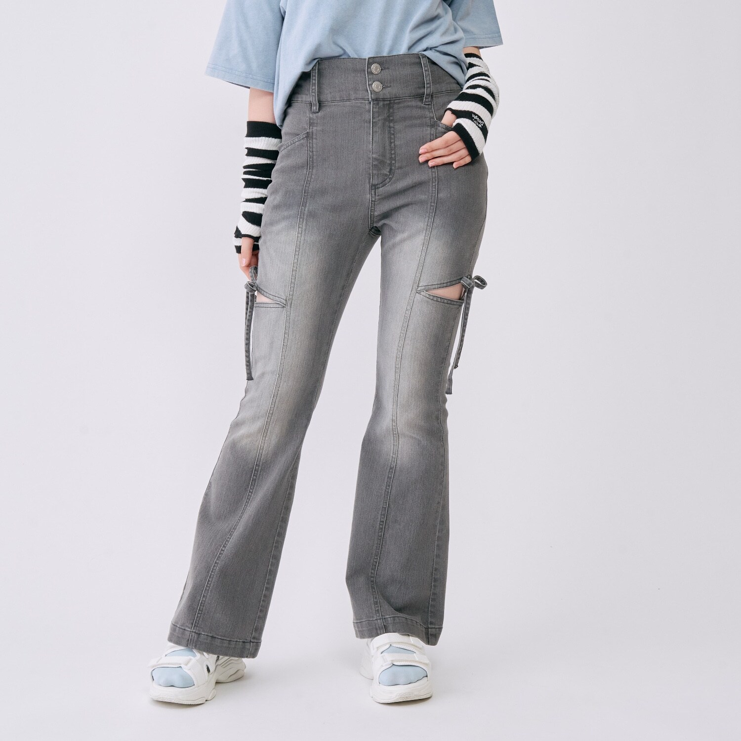 【ストレッチ】スリットリボンフレアデニムパンツ