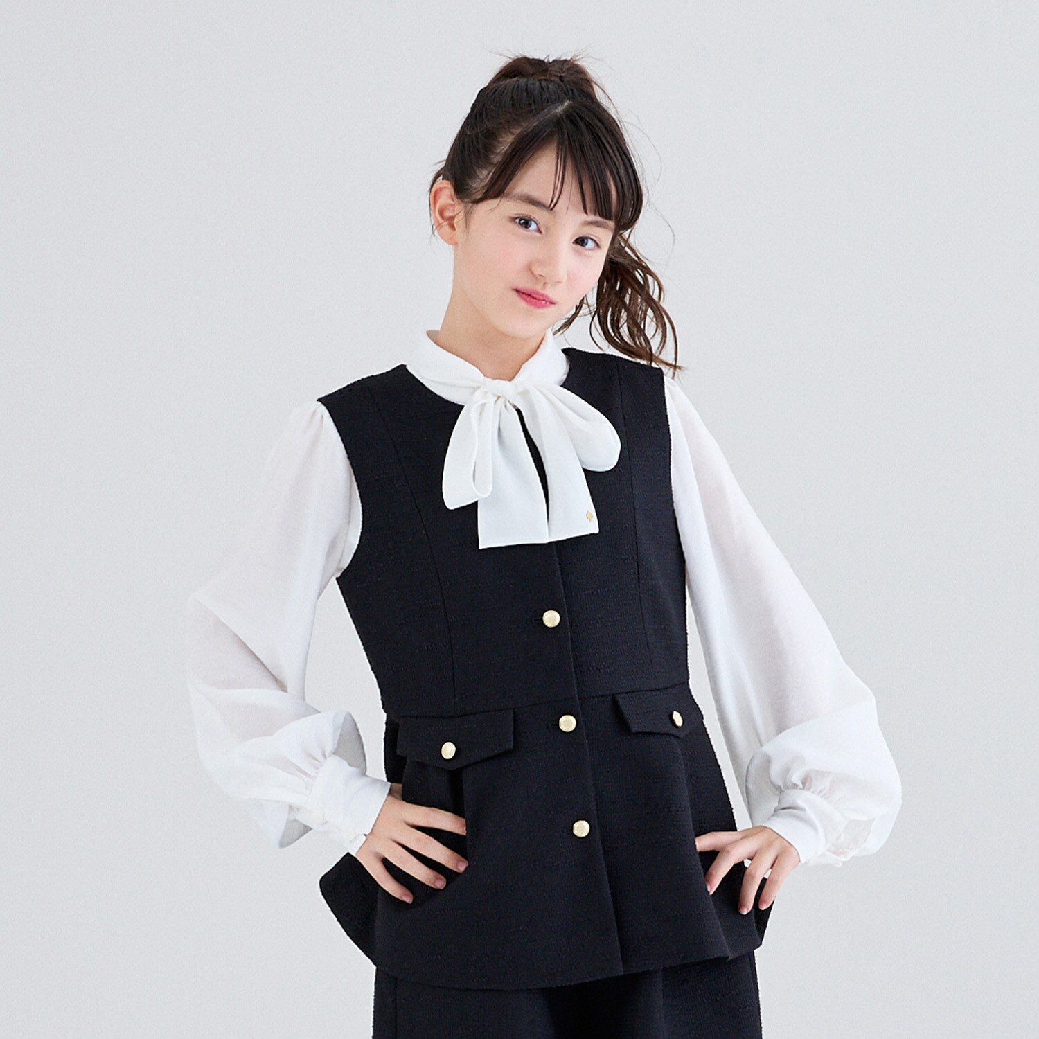 ボウタイブラウス