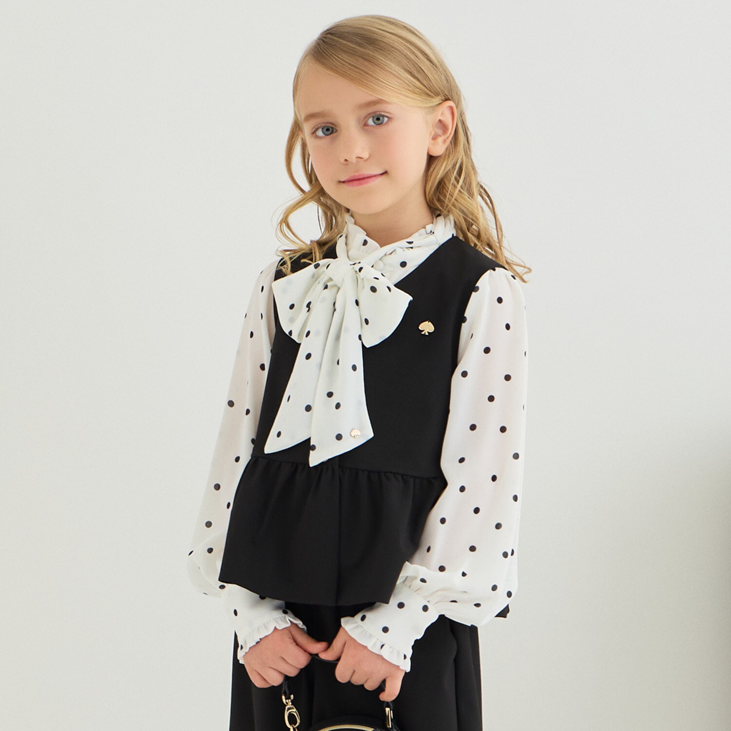 ボウタイブラウス