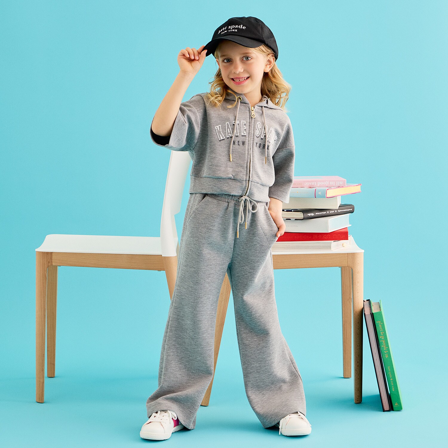 ロゴ半袖パーカ＆パンツセット