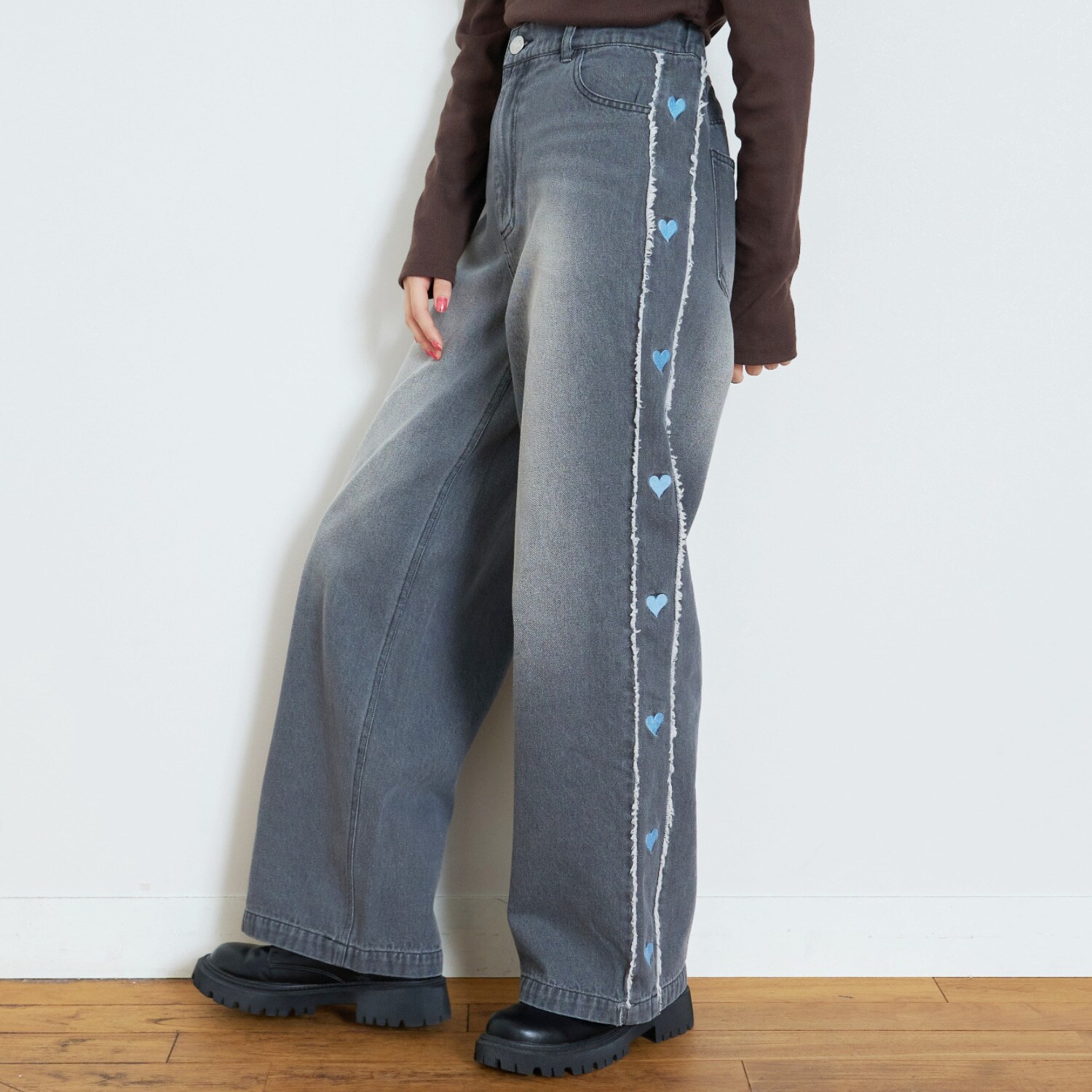 【7days】脇ハート刺しゅうワイドパンツ