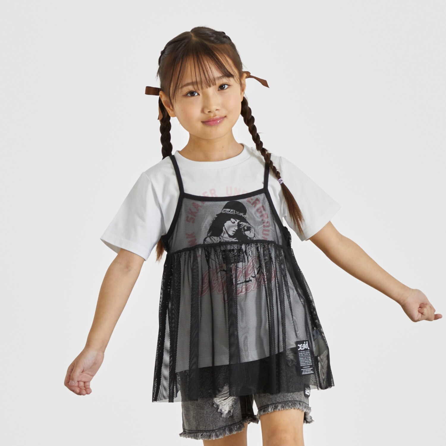 ガールイラスト半袖Tシャツ+メッシュキャミソールセット