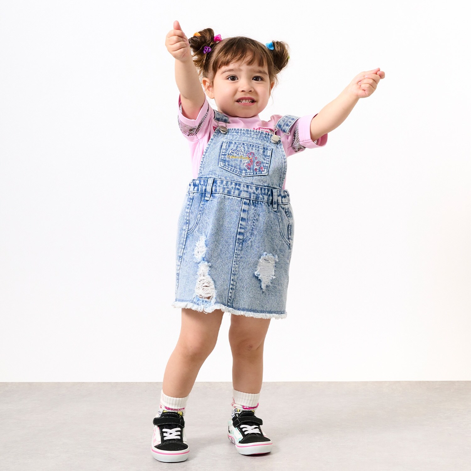 ロゴ刺しゅう クラッシュ加工ジャンパースカート