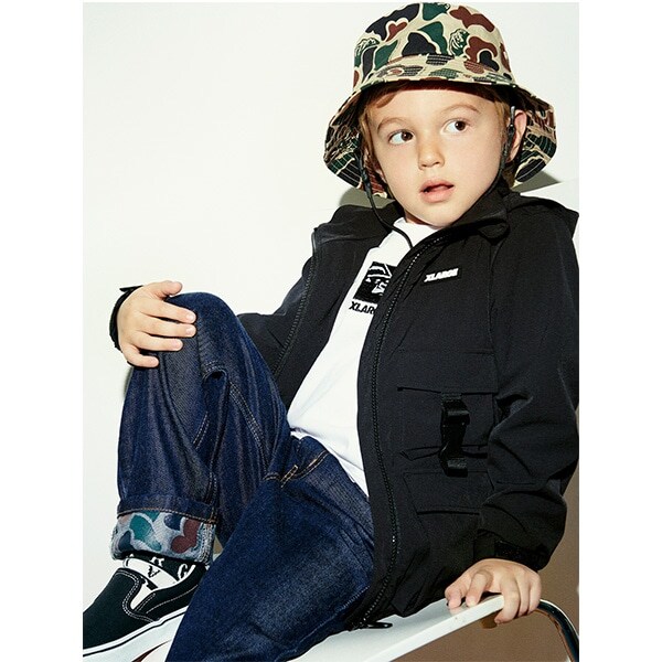 ポケットいっぱいフードつきブルゾン