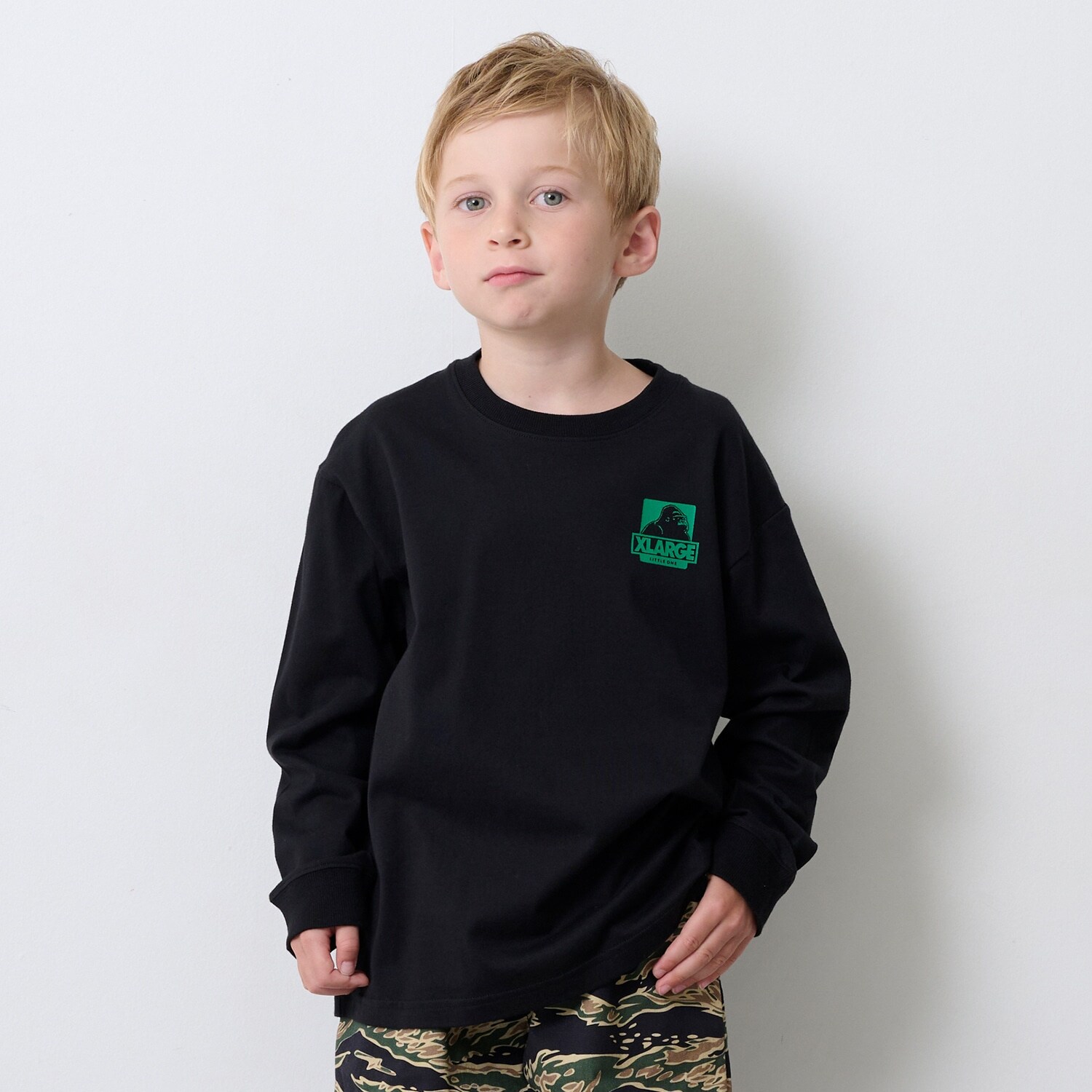 ビッグロゴ長袖Tシャツ