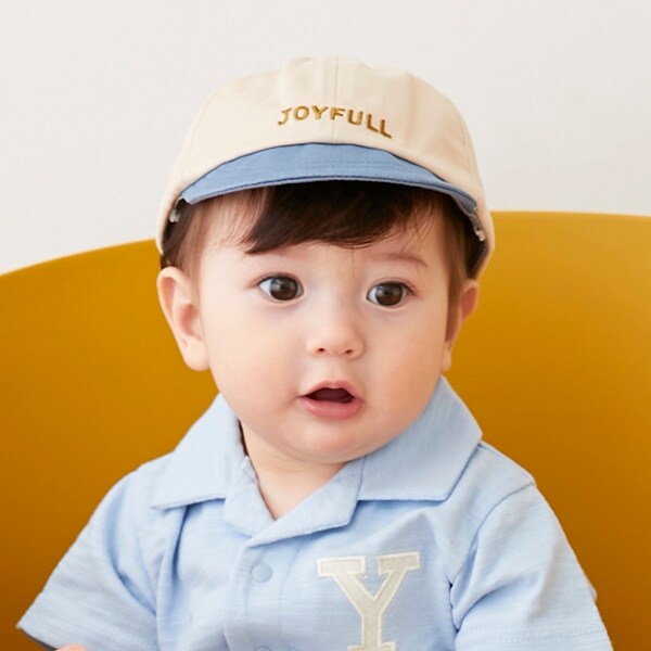 ロゴ刺しゅうキャップ