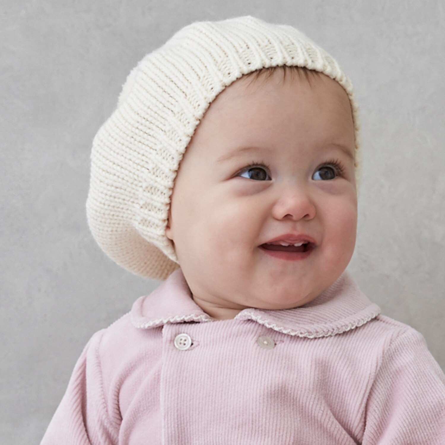 ポンポンつきベレー帽