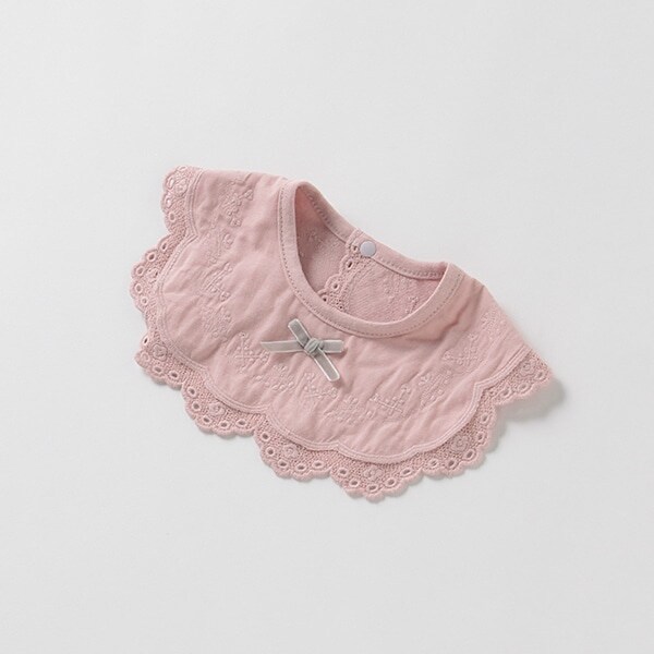 リボンつきレーススカラップスタイ