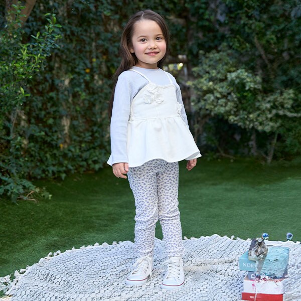 バックフリルレギンス