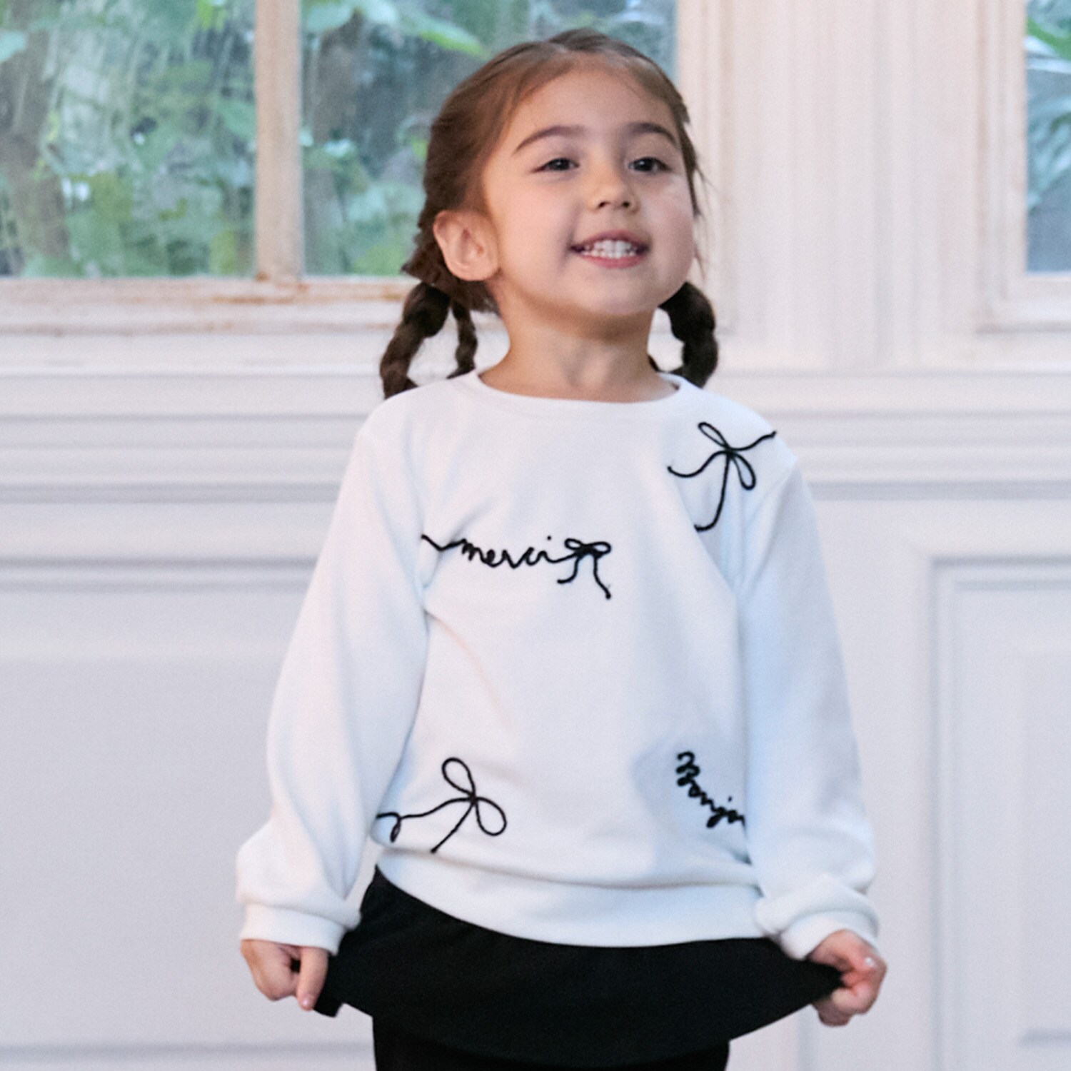 ロゴ刺しゅう長袖Tシャツ