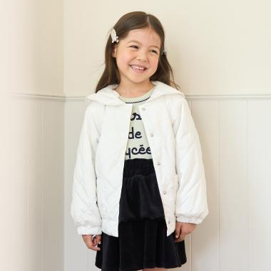 取外しできるセーラーカラー付きキルティングブルゾン