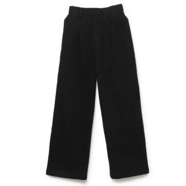 バックスリットパンツ