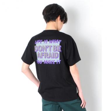 【大人向けサイズあり】天竺・ドロップショルダーバックプリントポップロゴ半袖Tシャツ