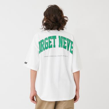 【大人向けサイズあり】【FORGETNEVER】バックアーチカレッジロゴ半袖Tシャツ_GLSW