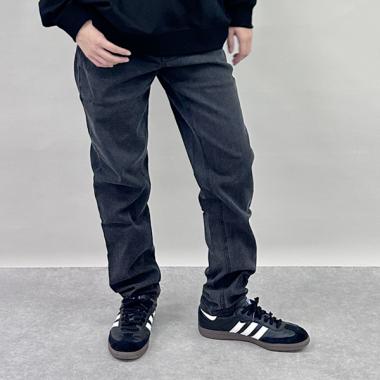 ストレッチデニム・スリムパンツ