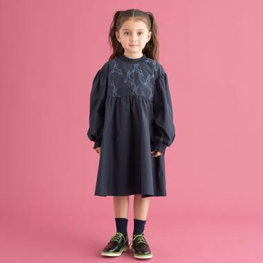 ラビット刺しゅう長袖ワンピース