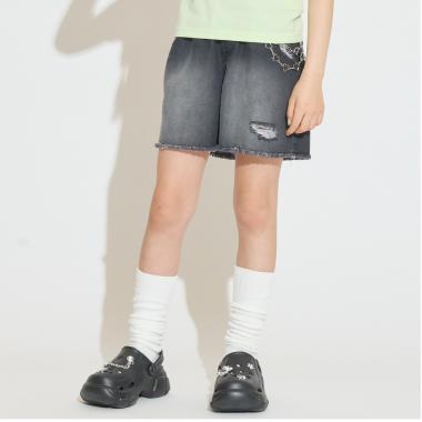 【チェーンベルトつき】デニムショートパンツ
