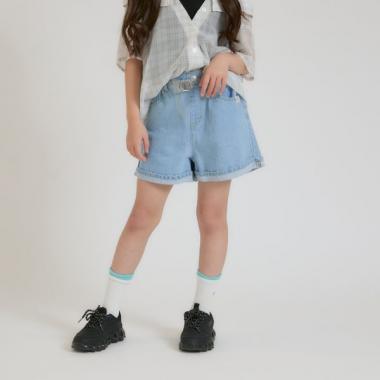 クリアベルトつきデニムショートパンツ
