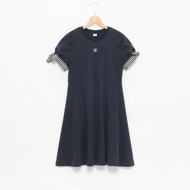 袖リボンフレアーワンピース