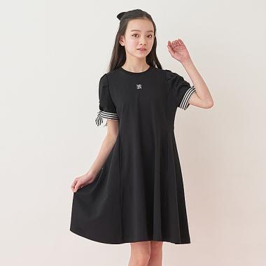 袖リボンフレアーワンピース