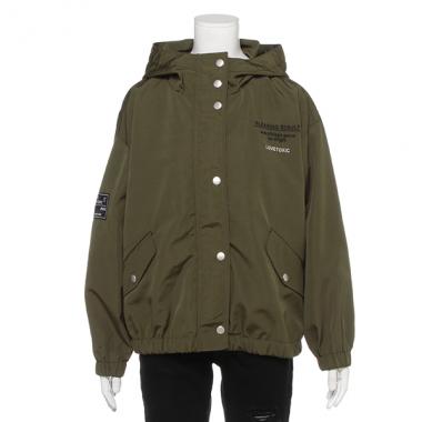 無地マウンテンパーカー