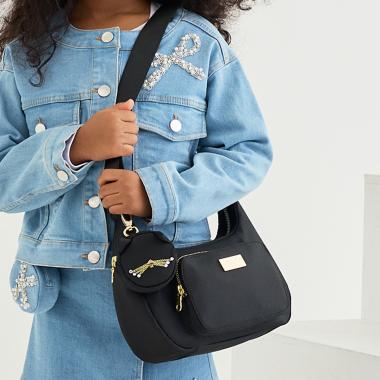 キャットポーチつきクロスボディバッグ