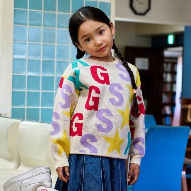 【TBSドラマ フェイクマミー 着用アイテム】ロゴ総柄ニットプルオーバー