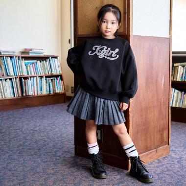 エンボスロゴプルオーバー+サイドラインプリーツスカートセット